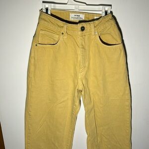 Yellow/beige Cotton:On Loose straight jeans. Women’s size 4.